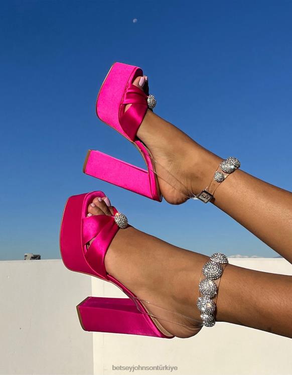Duvarcı fuşya N26HX100 kadınlar Betsey Johnson ayakkabı