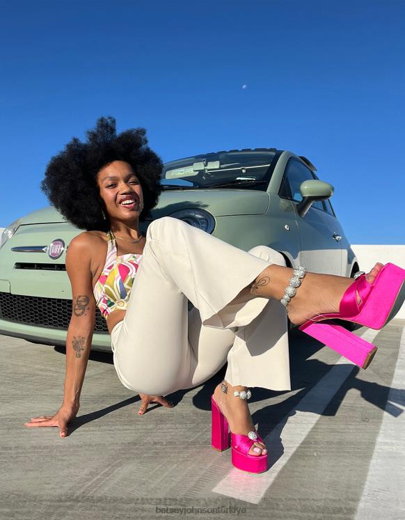 Duvarcı fuşya N26HX100 kadınlar Betsey Johnson ayakkabı