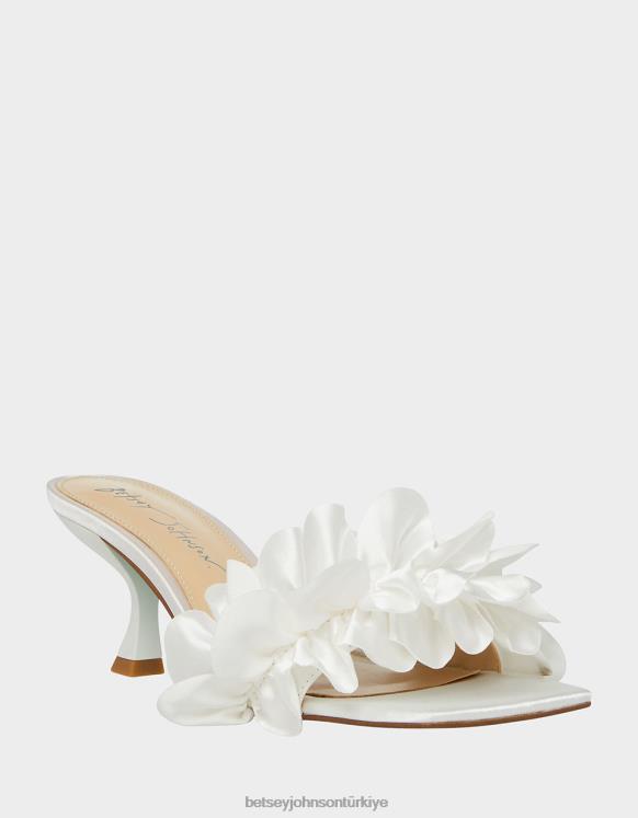 Kimi fildişi N26HX131 kadınlar Betsey Johnson ayakkabı