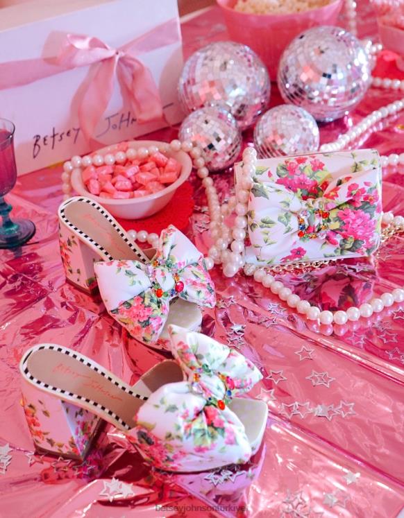 Possie beyaz çok N26HX8 kadınlar Betsey Johnson ayakkabı