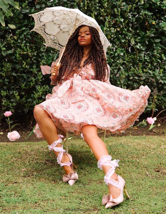 soylu Şampanya N26HX62 kadınlar Betsey Johnson ayakkabı